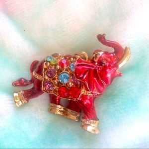 crystal charm elephant Necklace freestanding NWOT Adjustable
